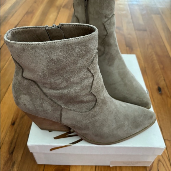 Taupe Suede Booties size 8.5 - Picture 1 of 10
